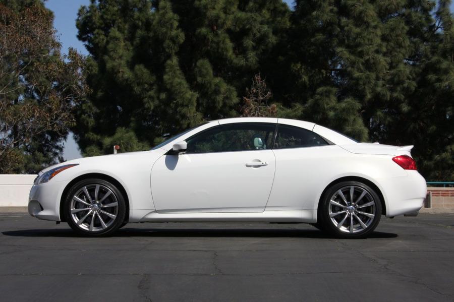  Infiniti G37 Convertible 2008 года  (фото 25 из 57)